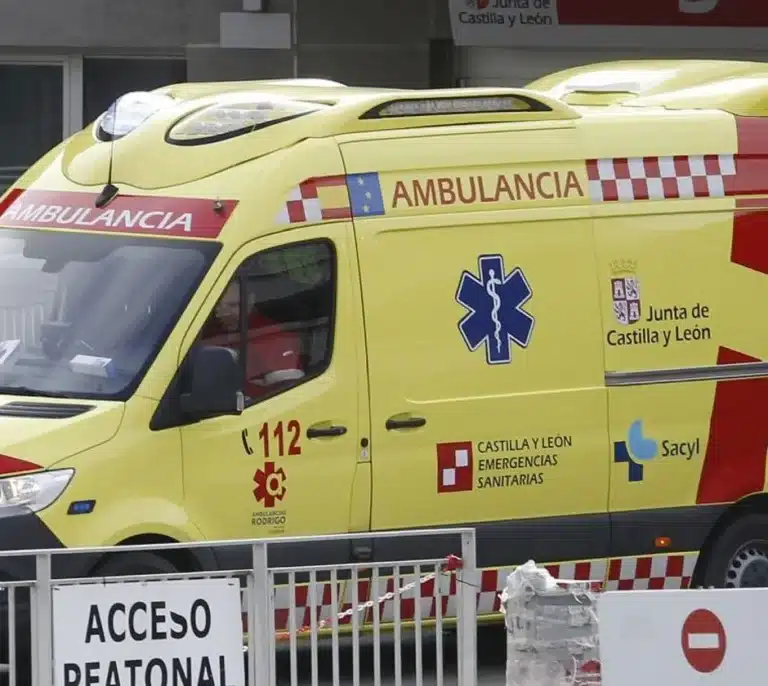Tres heridos graves en una colisión entre dos camiones
