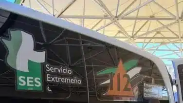 Herido un varón de 63 años tras caerle sobre las piernas la pala de una máquina en un taller