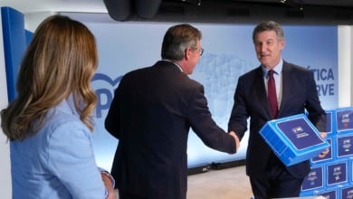 Feijóo no aclara su posición sobre las lenguas en la UE y prioriza el consenso lingüístico en Cataluña