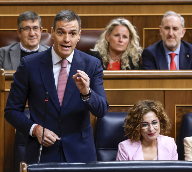 Sánchez a Feijóo sobre la "casquería" de los wasaps: "Se regodea con una filtración que es un delito. Perderá en 2027 por aburrimiento"