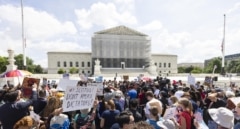 Trump enfrenta su primer gran examen ante el Supremo: ¿puede un solo juez tumbar al completo una orden del presidente?