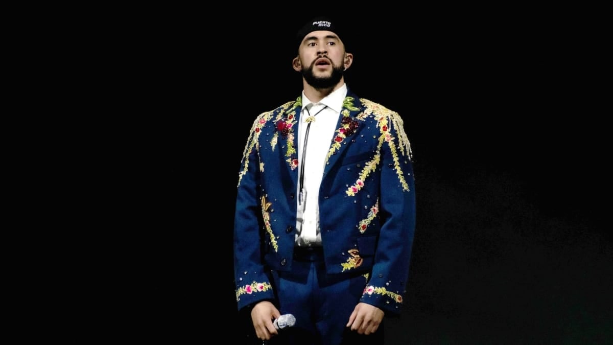 Fotografía de archivo fechada el 07 de junio de 2024 del cantante Bad Bunny durante su concierto de cierre de la gira Most Wanted Tour en el coliseo de Puerto Rico