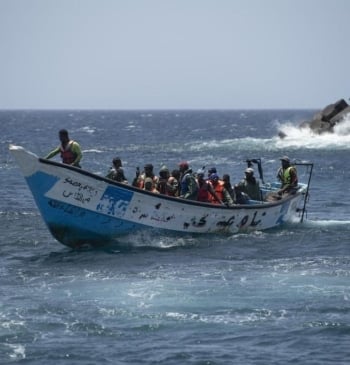 Arrestan en Ibiza al patrón de una patera por forzar a migrantes [...]
