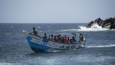 Arrestan en Ibiza al patrón de una patera por forzar a migrantes a llevar gasolina