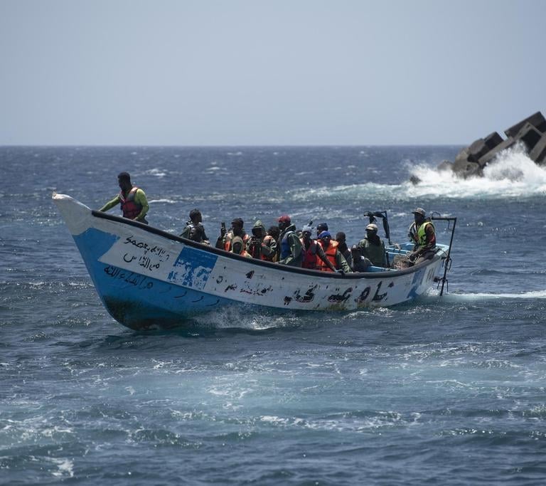 Arrestan en Ibiza al patrón de una patera por forzar a migrantes a llevar gasolina
