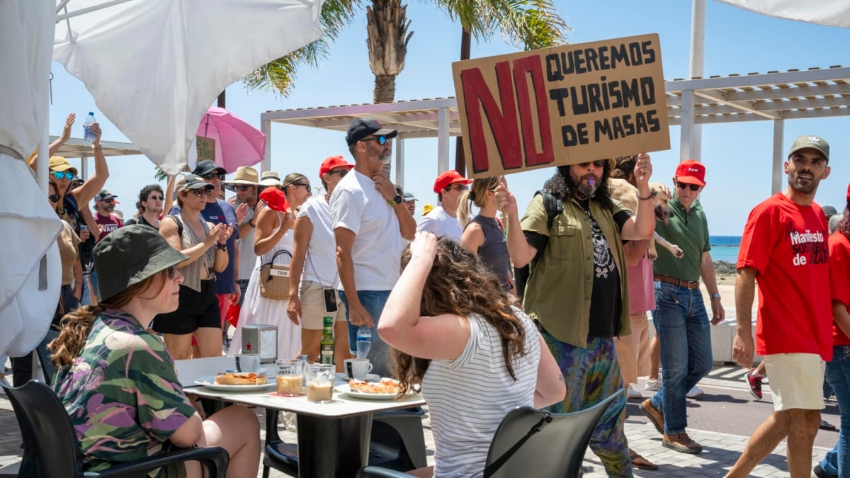 Manifestación contra el turismo de masas en Lanzarote.