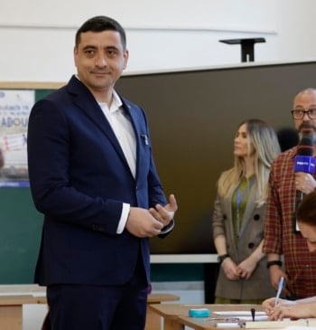 El ultranacionalista George Simion gana con holgura la primera vuelta de las [...]
