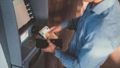 La Unión Europea obliga a realizar estos cambios en los cajeros automáticos