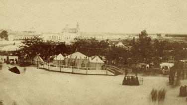 Exhiben la primera foto realizada en la Feria de Abril de Sevilla, en 1859
