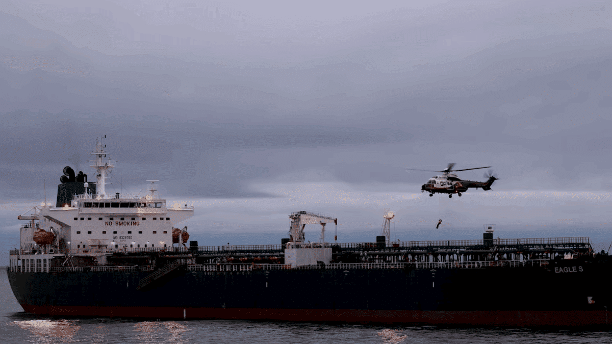 Una embarcación de la llamada flota fantasma rusa