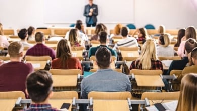 Atención estudiantes: esta es la carrera que  con mejor salida laboral y mejor salario