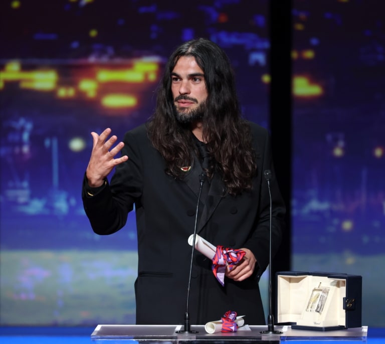 El español Oliver Laxe gana el premio del Jurado de Cannes con Sirat