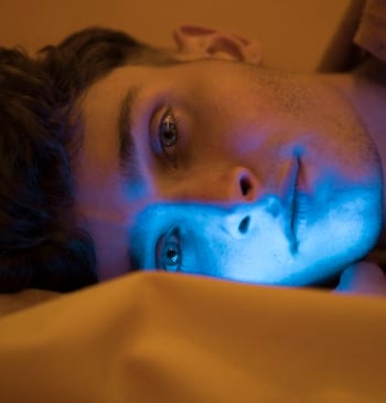 La vitamina que debes tomar para evitar la ceguera nocturna