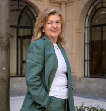 Coral Barbas: "La universidad debe enseñar y preparar para el mercado laboral, [...]
