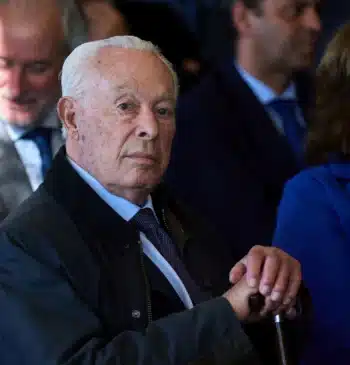 Curro Romero recibe el alta tras superar una crisis respiratoria
