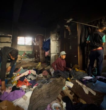 Al menos 36 muertos en el bombardeo israelí contra una escuela convertida [...]