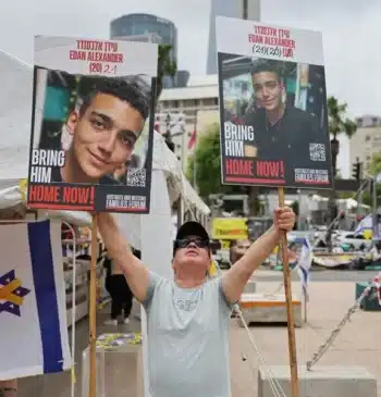 Hamás libera al soldado estadounidense Edan Alexander en la Franja de Gaza