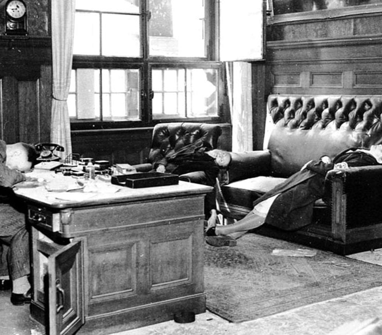 La epidemia de suicidios de alemanes que alentó la única verdad de Goebbels