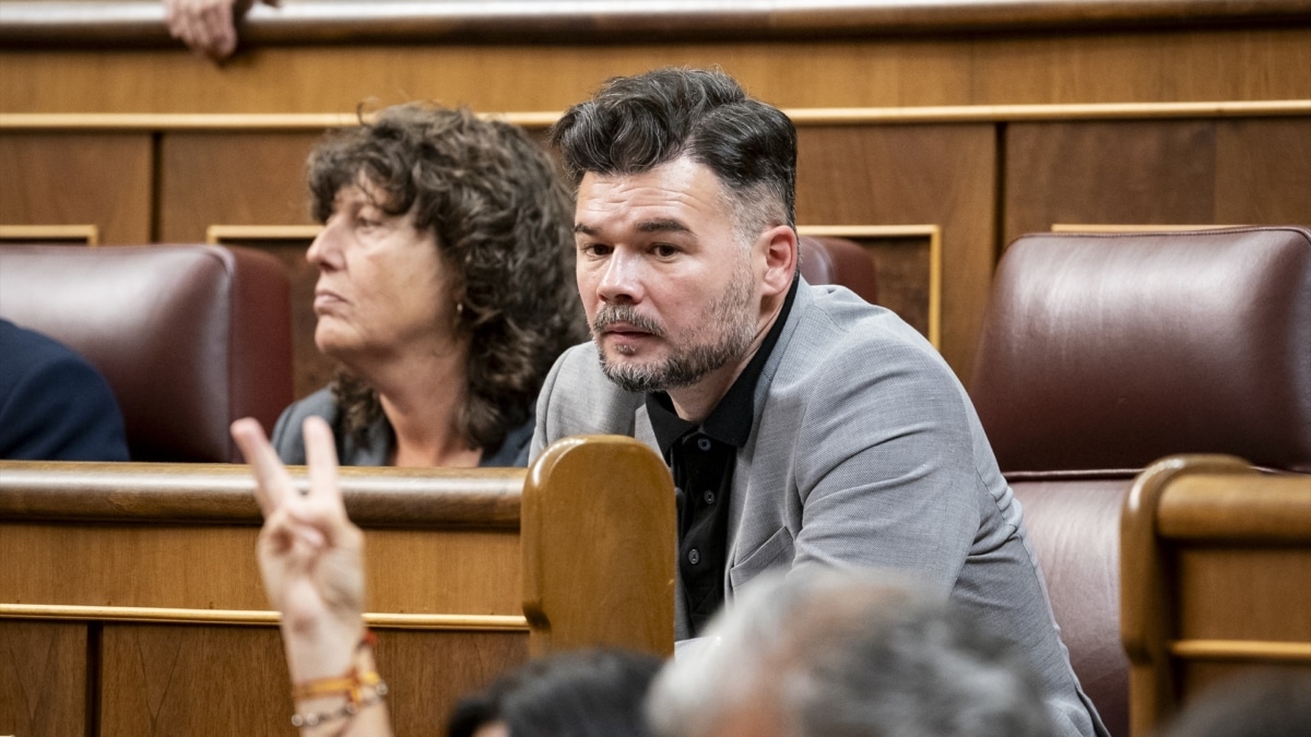 El portavoz de ERC en el Congreso, Gabriel Rufián, durante una sesión plenaria en el Congreso de los Diputados