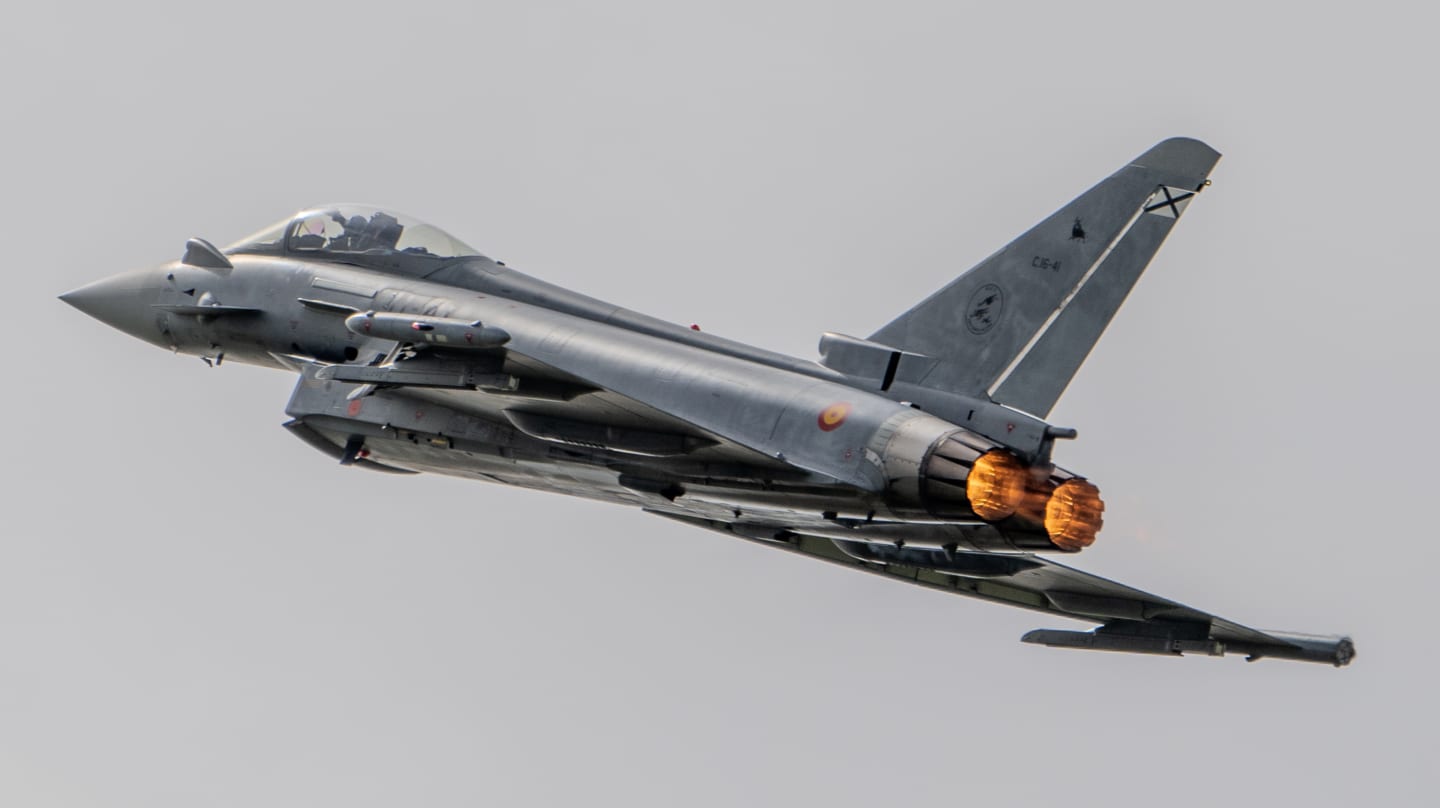 Avión de combate Halcón II