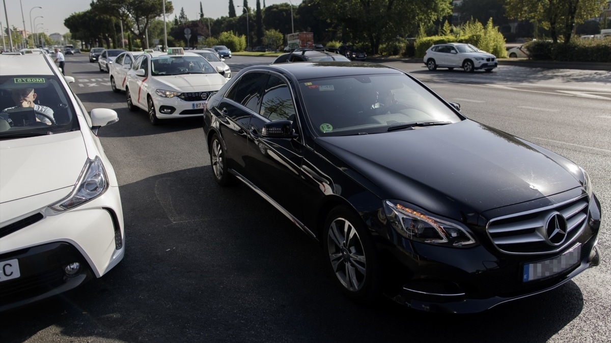 Taxistas de Madrid protestan por 8.500 licencias VTC a Cabify