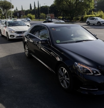 Taxistas de Madrid protestan por 8.500 licencias VTC a Cabify