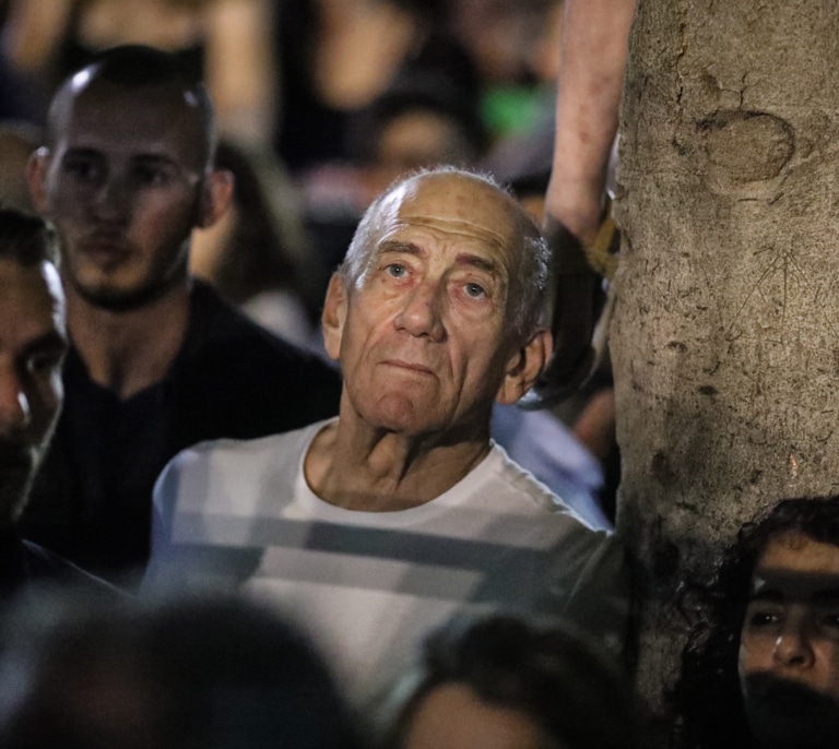 El ex primer ministro Ehud Olmert estalla: "Israel está cometiendo crímenes de guerra en Gaza"