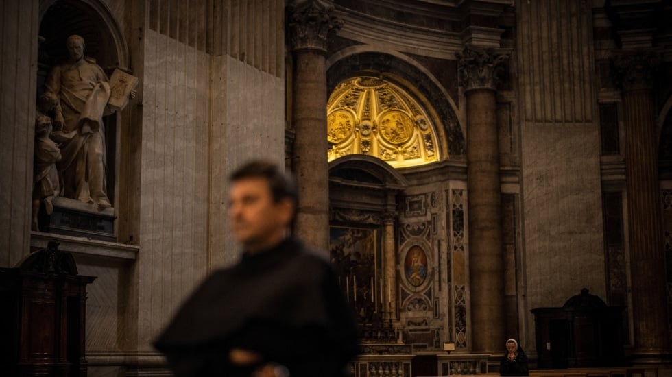 Gays y católicos: “Dejé el seminario después de que me llevaran a una terapia de conversión” 