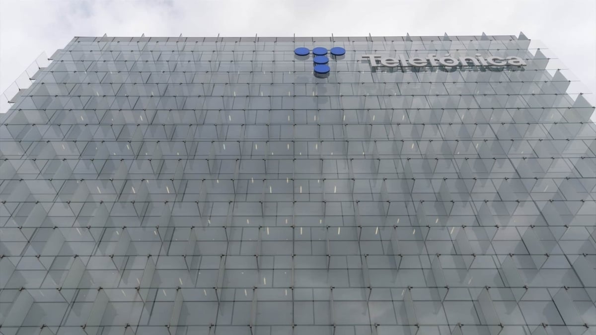 Telefónica comunica a los sindicatos un ERE que afectará a siete de sus filiales