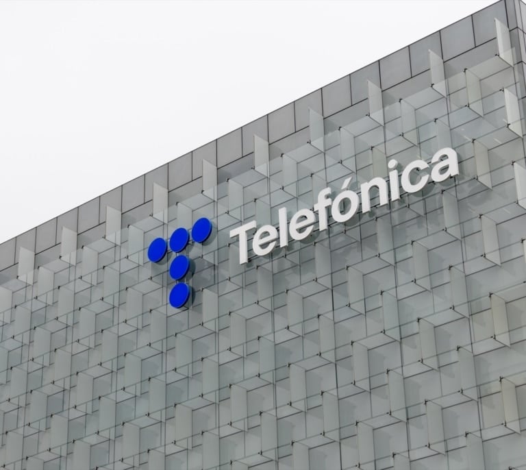 Telefónica pierde 1.355 millones hasta junio por las ventas de sus divisiones en Latinoamérica