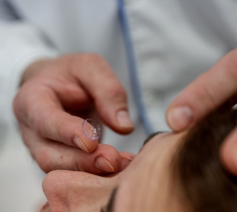 Así será la nueva ayuda para gafas y lentillas a menores de 16 años
