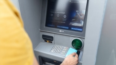 Sacar dinero gratis en el extranjero es posible con estas cuentas