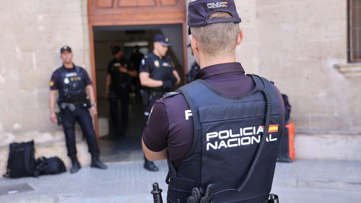 Muere una persona al caerse de la azotea de un hotel en Las Palmas mientras se hacía un selfie