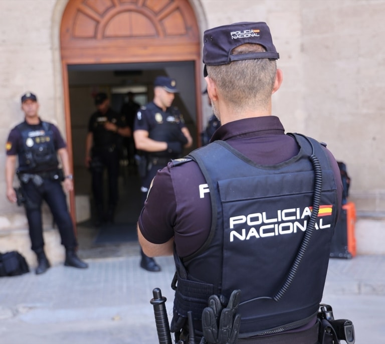 Un hombre detenido en La Felguera como presunto autor de cuatro robos con fuerza en bares de la zona