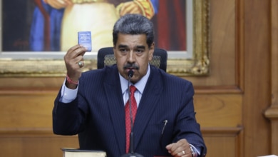Cambiar las constituciones para que nada cambie