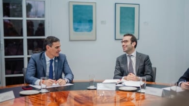 Ex altos cargos de la CNMC, sobre la consulta de la OPA del BBVA: "Inquietante, insólita... Cuerpo se juega su prestigio"