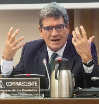 Escrivá defiende sus cambios en el Banco de España: "Si hay alguien [...]