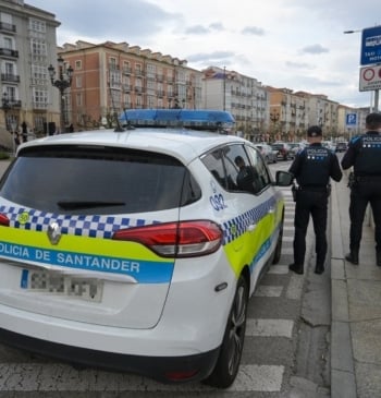 Detenido un hombre por lanzar a su bebé contra el suelo mientras [...]