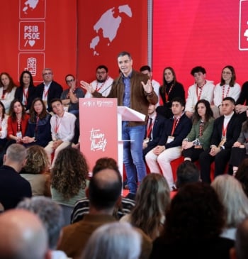Sánchez carga contra el PP por su "sumisión" a los intereses de [...]