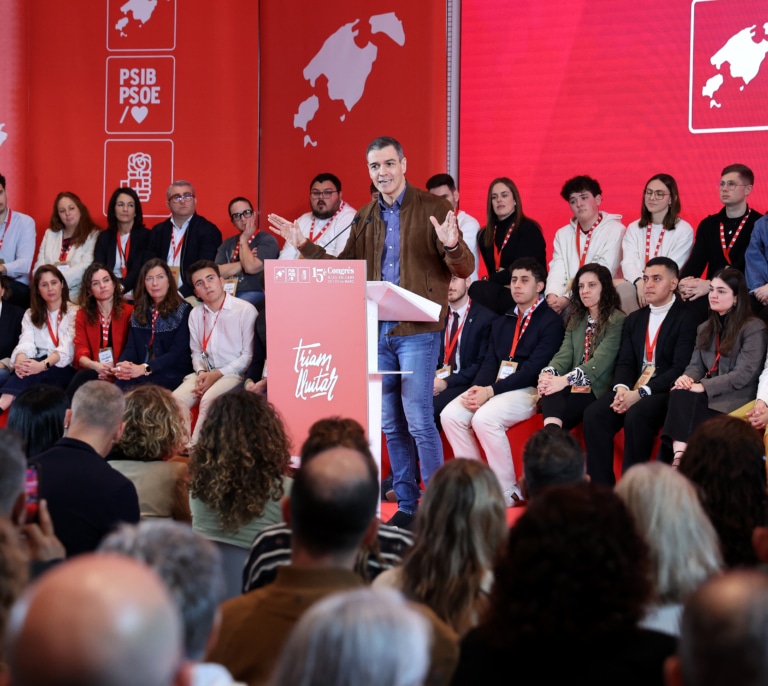 Sánchez carga contra el PP por su "sumisión" a los intereses de las empresas al rechazar el decreto antiaranceles