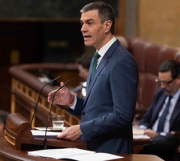 Sánchez vincula la vida de las nucleares a que las paguen "los ultrarricos" que las presiden