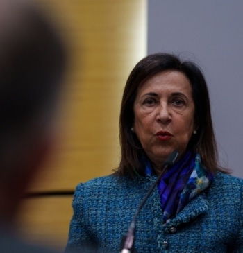 "Es una conversación privada", repite Margarita Robles 10 veces en un minuto [...]