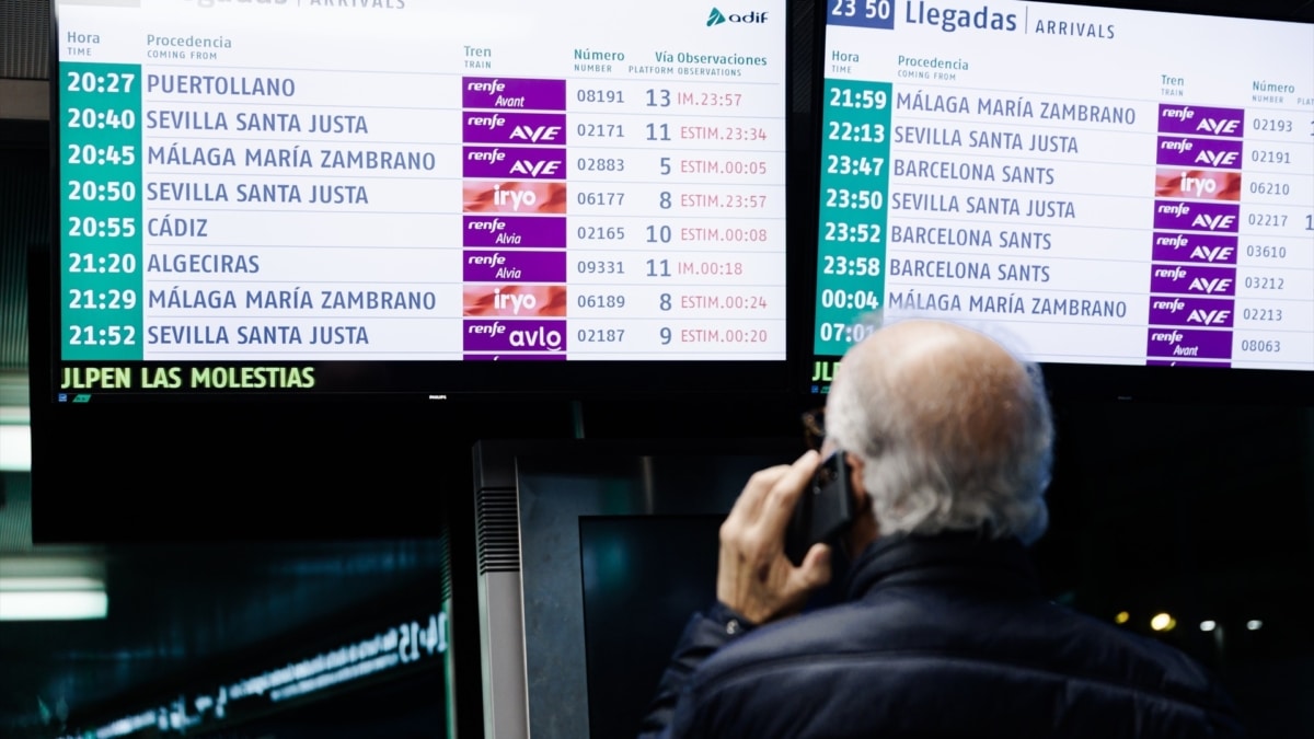 Andalucía acusa al Gobierno de "inoperancia" y "sabotear Renfe": "Tienen que dar explicaciones, no como con el apagón"