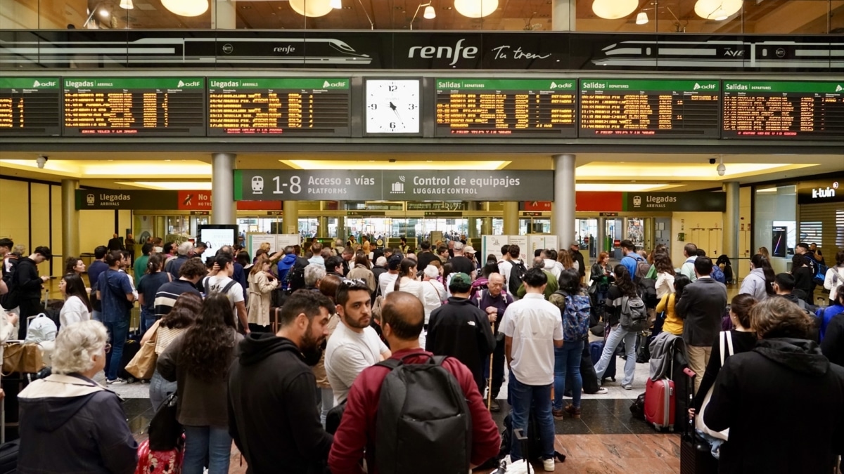 Adif repara una avería de señalización que ha provocado retrasos en los trenes de alta velocidad a Sevilla