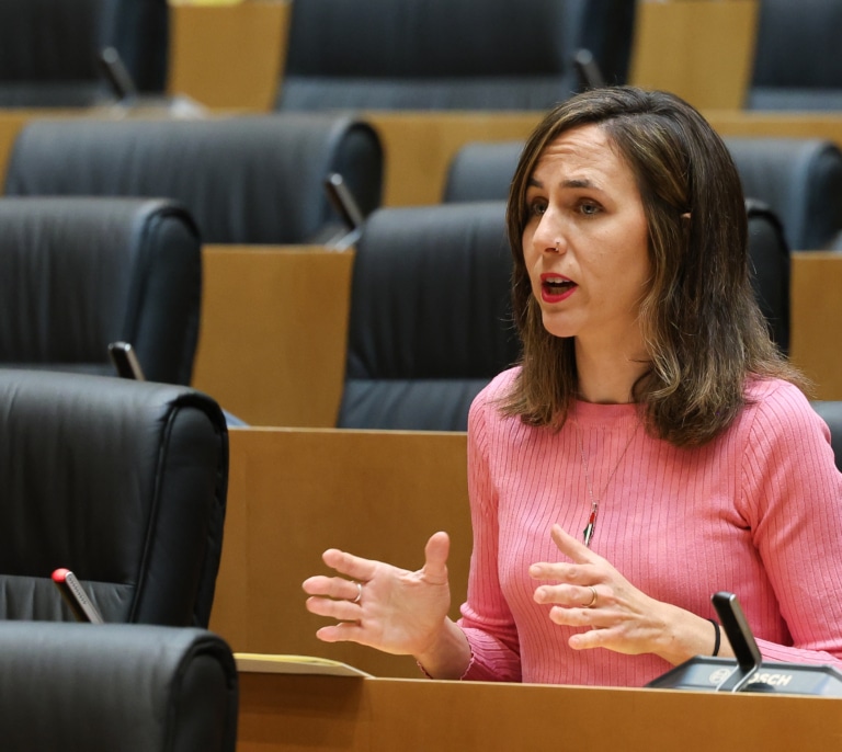 El Gobierno da por salvado el decreto antiaranceles tras confirmar Podemos su abstención