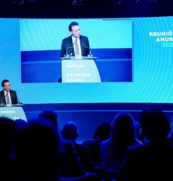 El CEO de Enagás señala que el apagón demostró el "papel fundamental" [...]