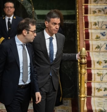 El Gobierno, en busca del 'caballero blanco' que le haga el trabajo [...]