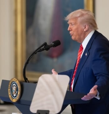 Estados Unidos y China reducen sus aranceles mutuos hasta el 30% y [...]