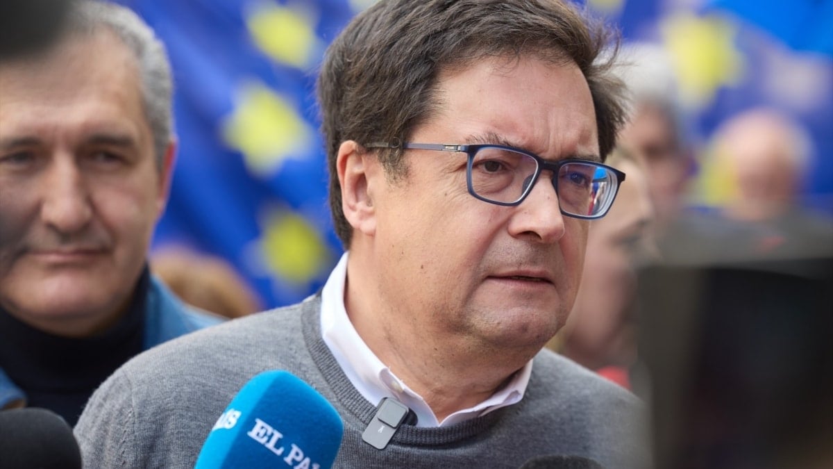 López califica de "muy grave" la filtración de los mensajes de Sánchez a Ábalos: "Es una campaña infame"