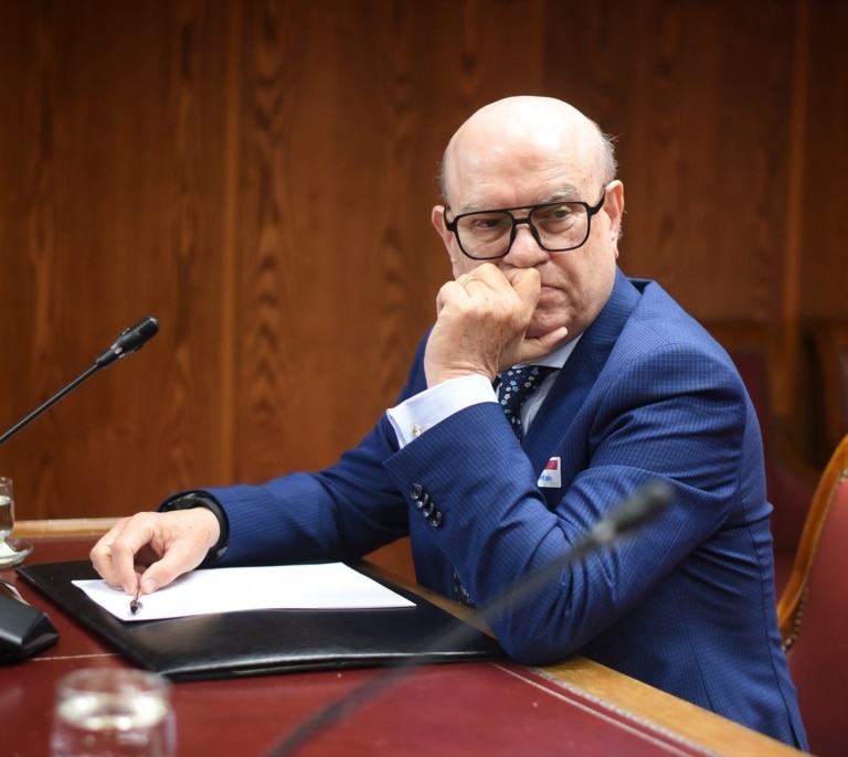 El director del Parador de Teruel niega "fiestas o destrozos" la noche que se alojó Ábalos